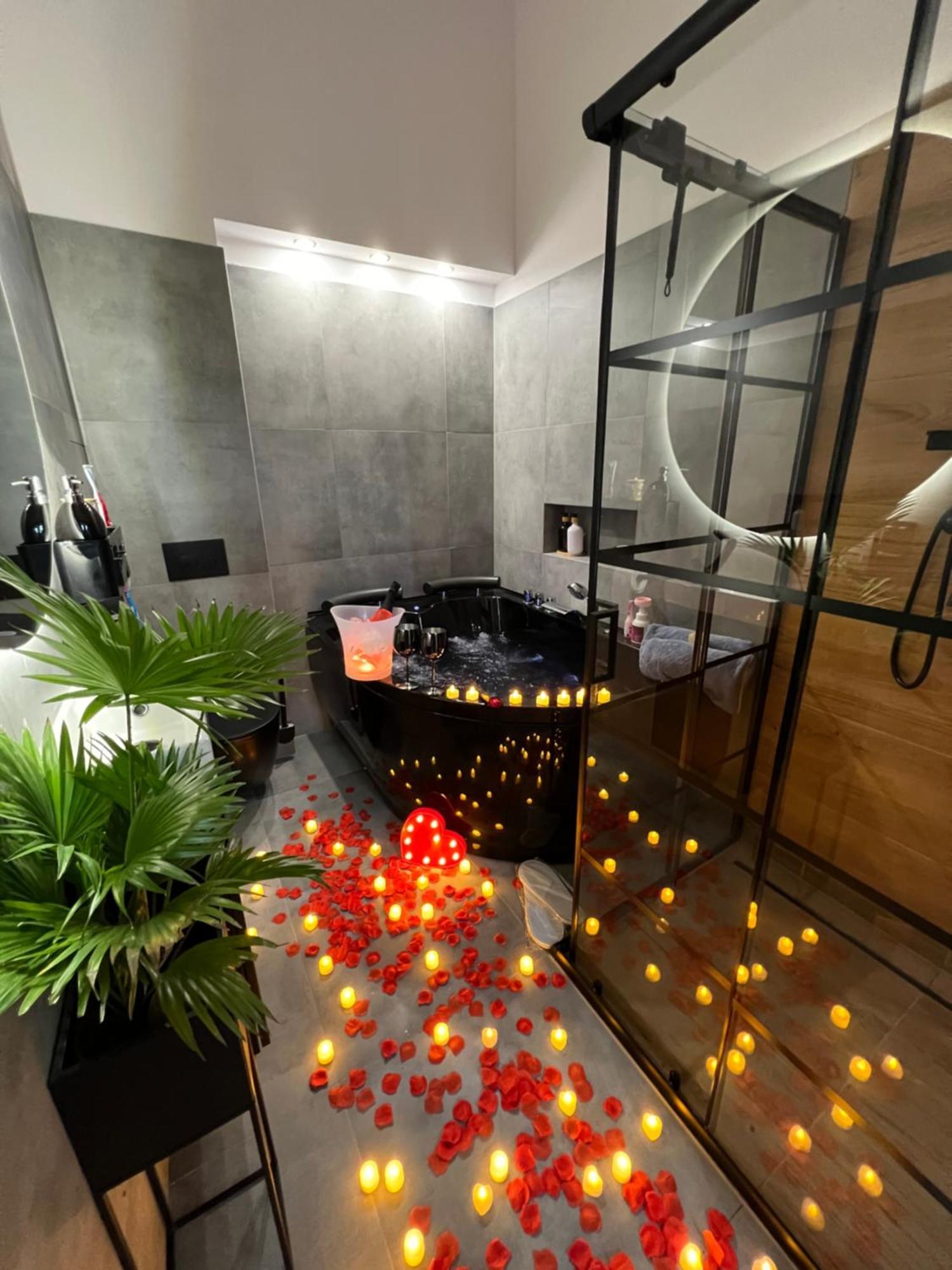 Loft W Centrum Z Jacuzzi 브로츠와프 외부 사진