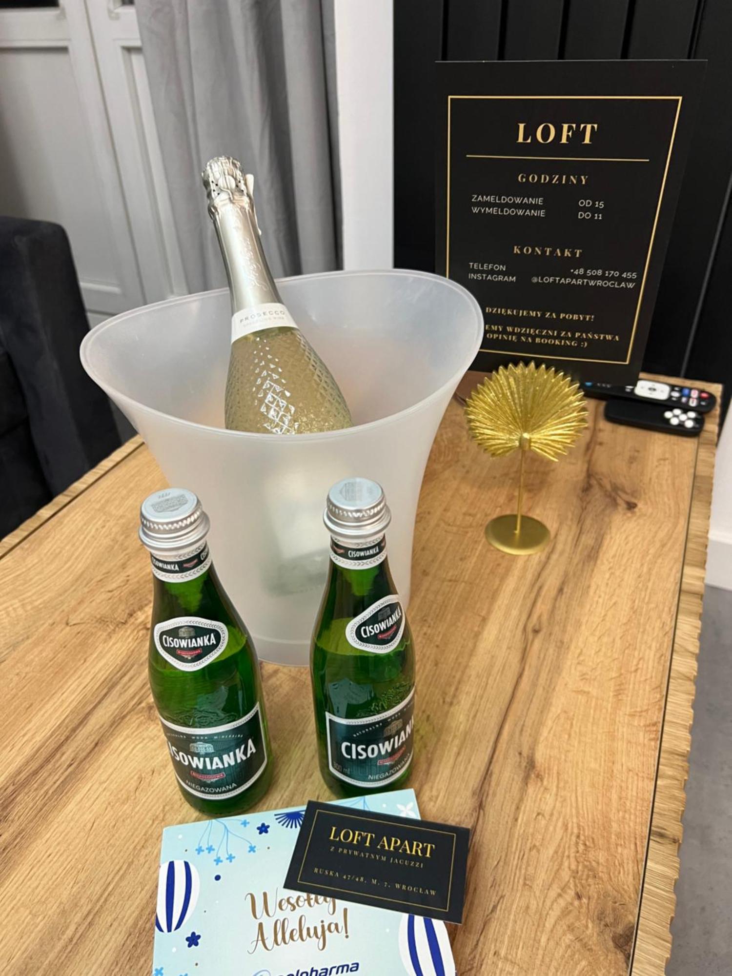 Loft W Centrum Z Jacuzzi 브로츠와프 외부 사진